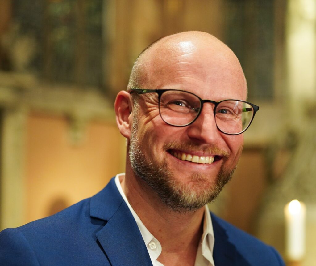 Foto, das Alexander Veigel abbildet